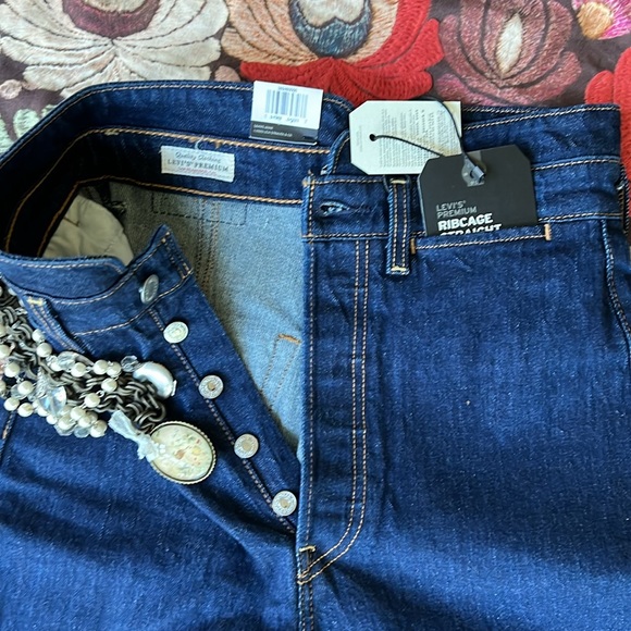 Women’s Levi ribcage straight ankle 27x27 button fly trucker waist - Picture 3 of 9